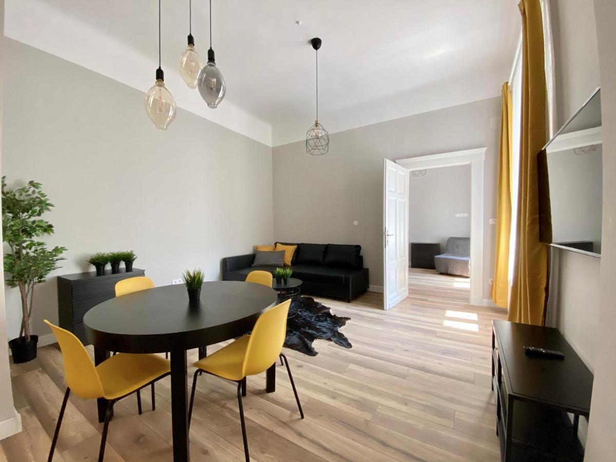 Standard Apartment By Hi5 - 2 Bedroom Suite In The Center Budapest Exteriör bild